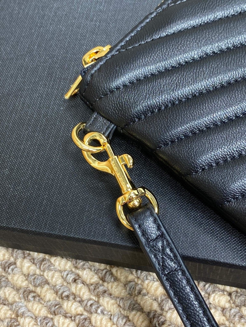 Y51 clutch bags